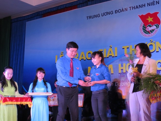 100 học sinh nhận giải thưởng Trần Văn Ơn - ảnh 2